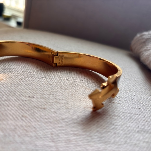 Hermés Clic H Bracelet - Picture 4 of 9